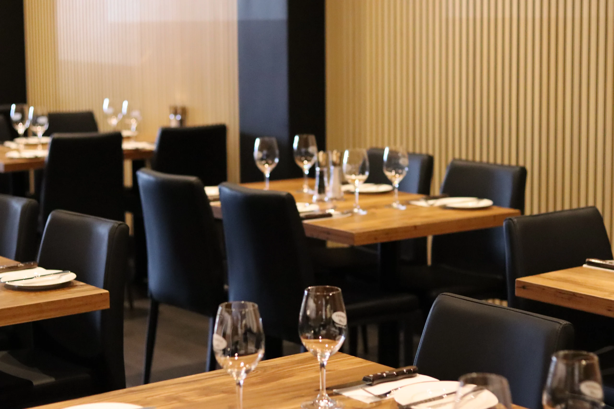 Restaurent Dining Table